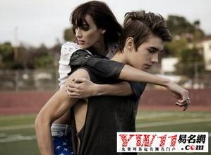 双子男吃瓜视频,揭秘娱乐圈幕后故事